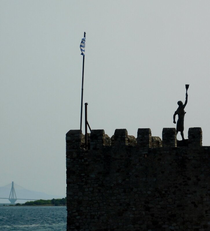 Aγαλμα του Ανεμογιάννη στη Ναύπακτο (Photo credit @ideostrovilos)